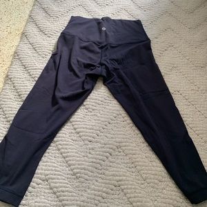 Align Crop navy blue Lululemon size 6! Worn twice.